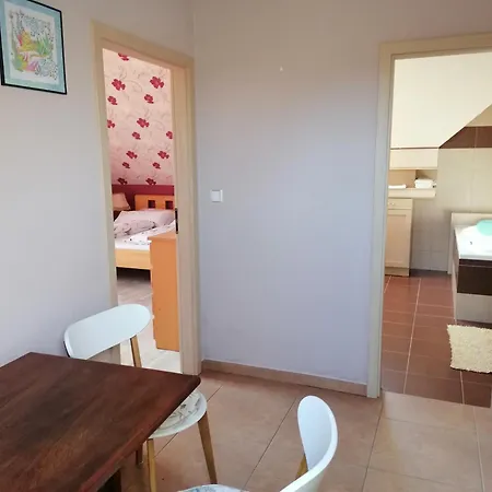 Apartma 1 U Kostela, Sedlo Cimer