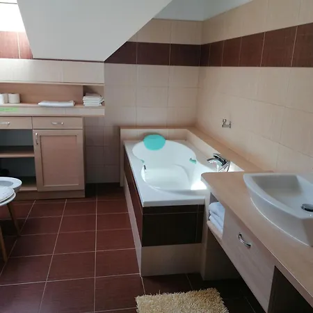 Apartma 1 U Kostela, Sedlo Апартаменты *