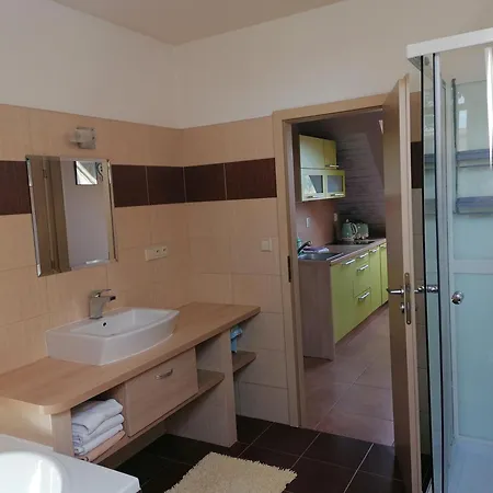 Apartma 1 U Kostela, Sedlo Апартаменты Cimer